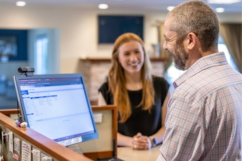 wrcu teller shows how to send money via wire transfer